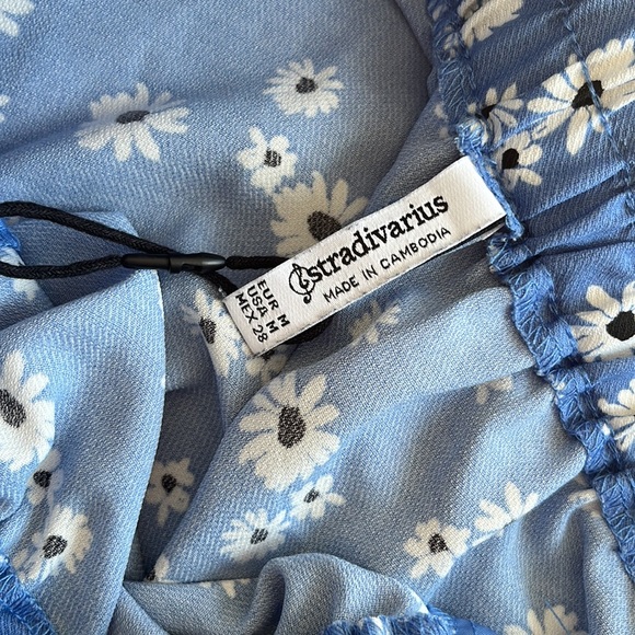 Blue with white flower flowy high waisted pants! - Picture 3 of 3